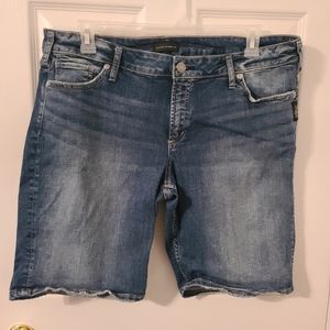 Silver Jeans Elyse Bermuda shorts size W34/L9